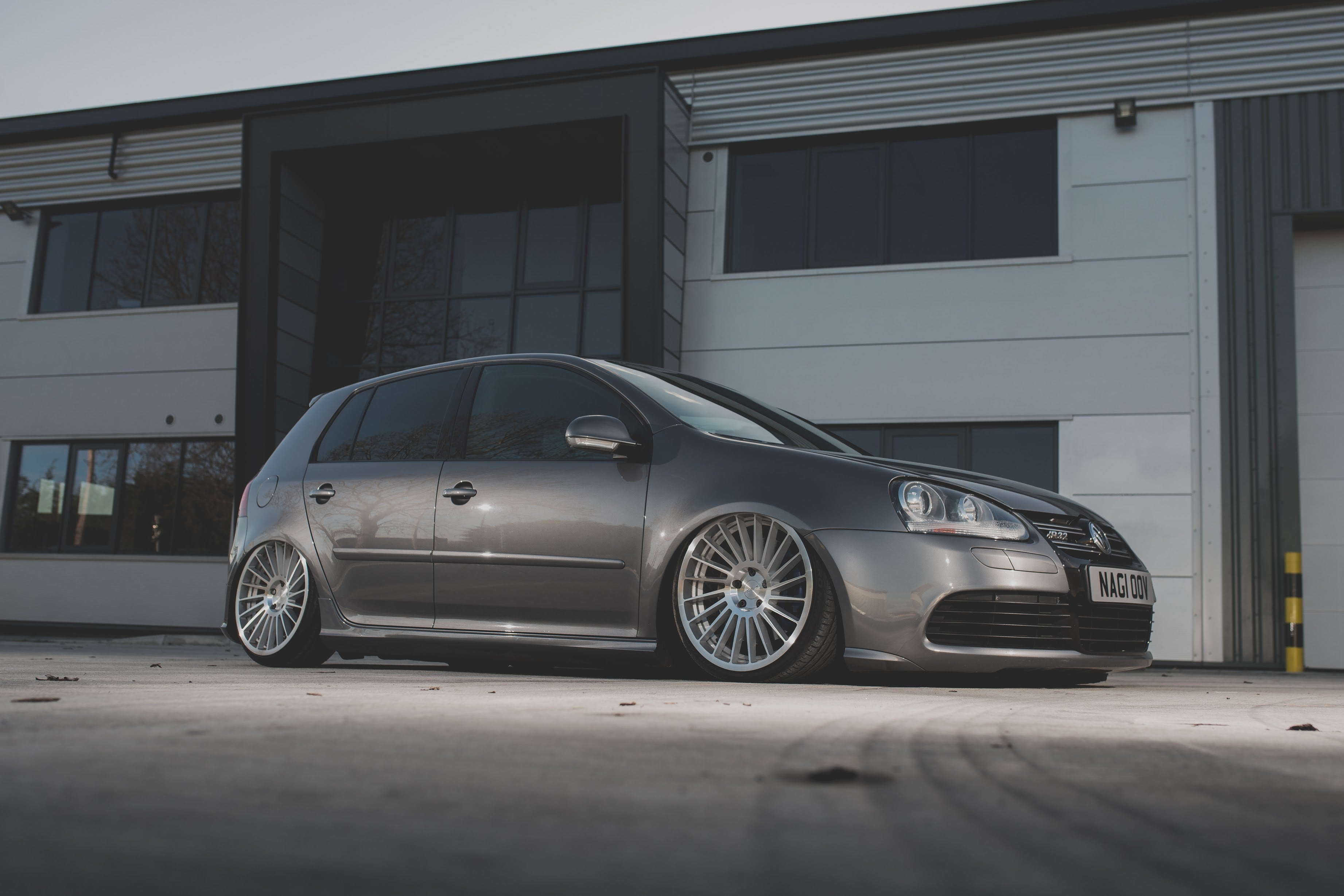 Copy of Air Lift VW Golf Mk5 Gti/TDi/R32 - 3P / 3H 1/4